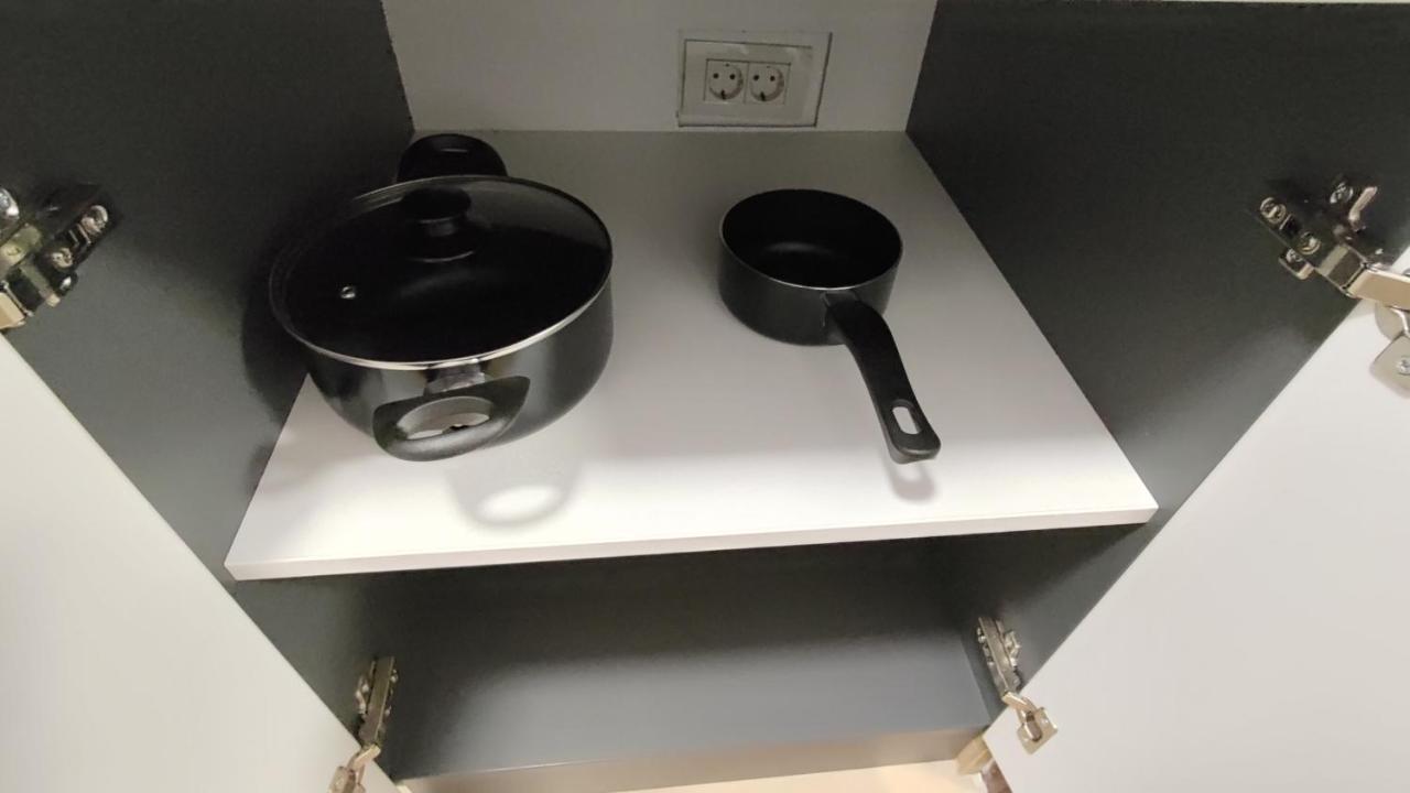 Garsoniera 30mp ChrysFlatty 1 - FREE NETFLIX Lägenhet Arad Exteriör bild