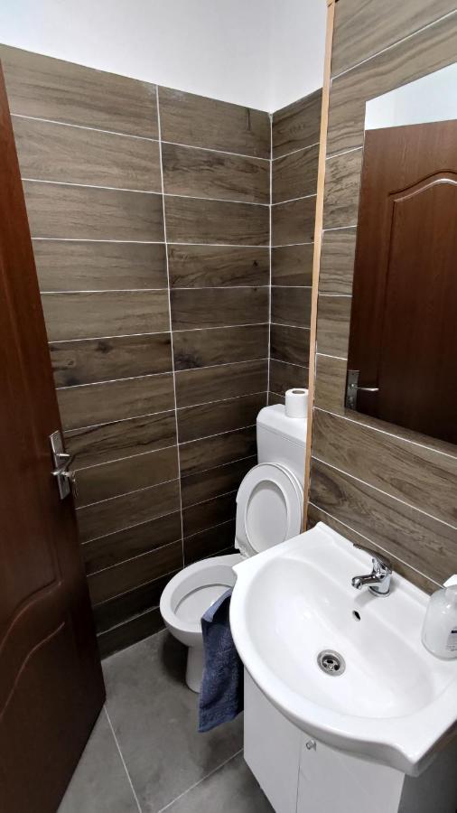 Garsoniera 30mp ChrysFlatty 1 - FREE NETFLIX Lägenhet Arad Exteriör bild