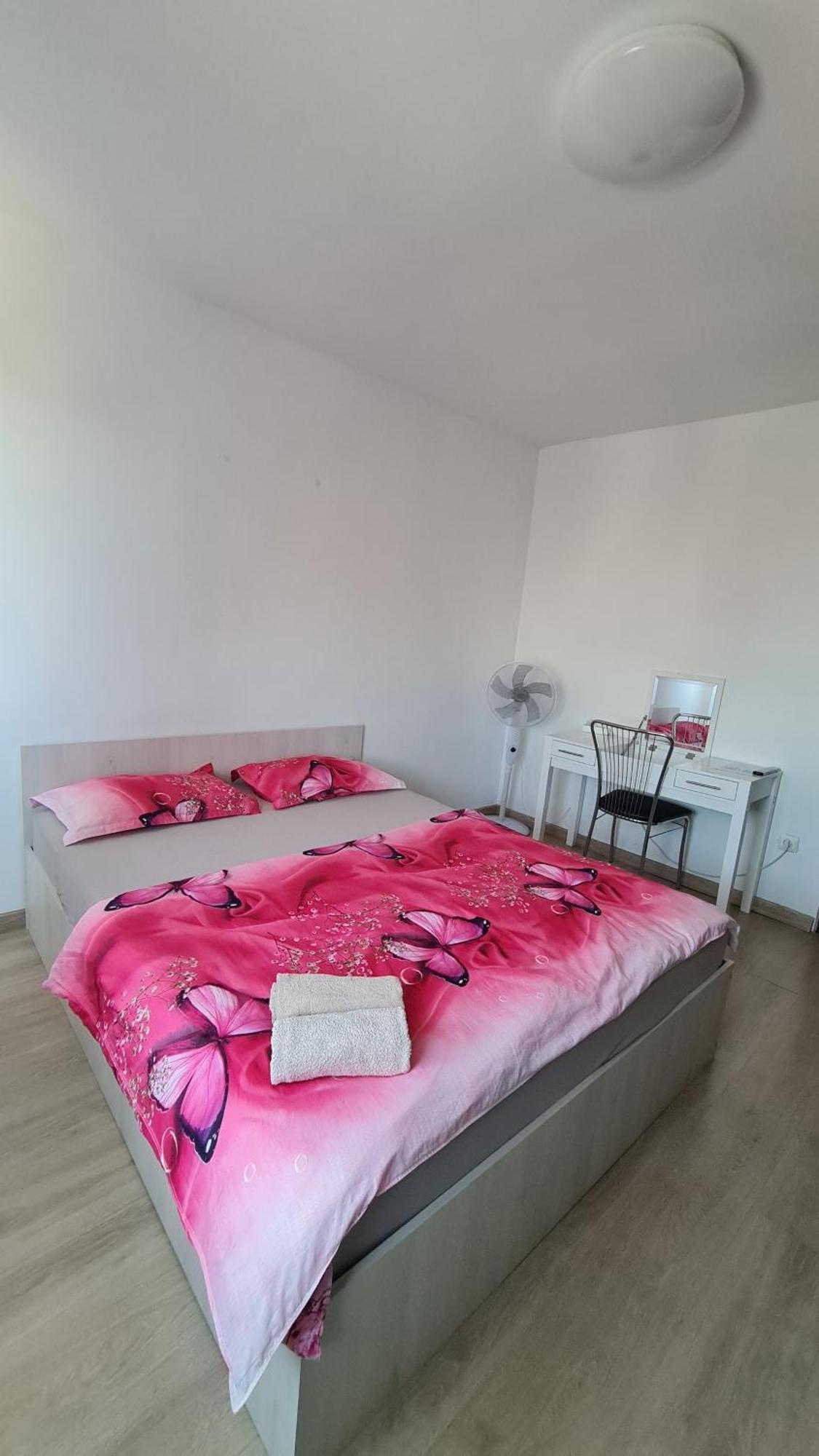 Garsoniera 30mp ChrysFlatty 1 - FREE NETFLIX Lägenhet Arad Exteriör bild